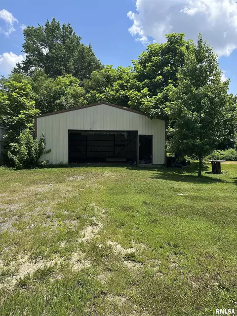 303 N Otis St, Marion, IL 62959