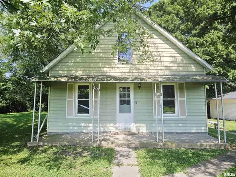 718 N Coal St, Colchester, IL 62326