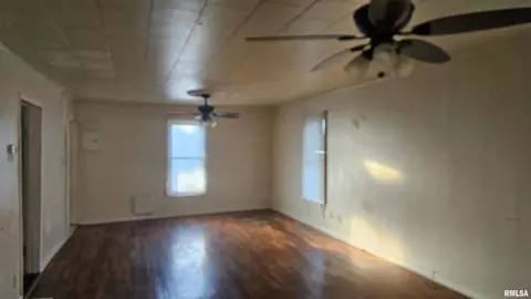 Living - 1013 S 13th St, Herrin, IL 62948 photo 1 of 1