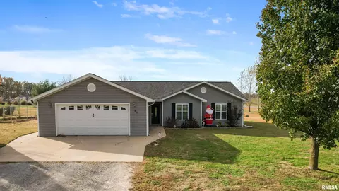 21 Brookside Ln, De Soto, IL 62924