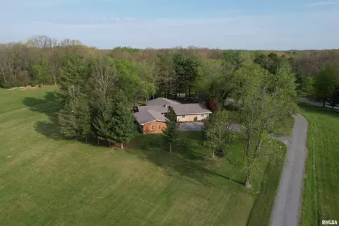 2585 Dylan Dr, Marion, IL 62959