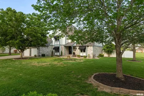 205 Dinah Ln, Marion, IL 62959