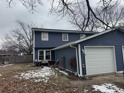 2524 S Skyway Rd, Peoria, IL 61607