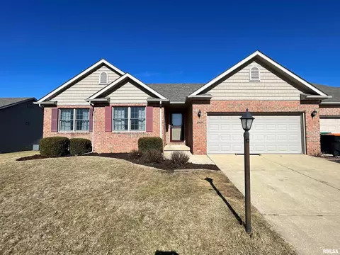 1909 English Oak Dr, Washington, IL 61571