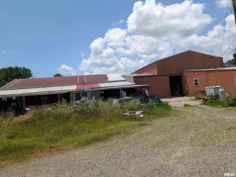 340 Dameron Ln, Vienna, IL 62995