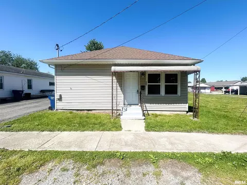 209 S Gardner St, West Frankfort, IL 62896