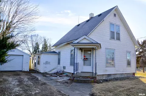625 W Washington St, Blandinsville, IL 61420