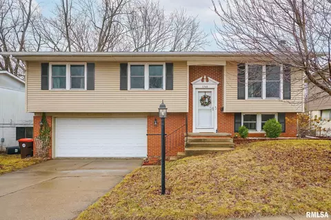 2348 W Carriage Ln, Peoria, IL 61614