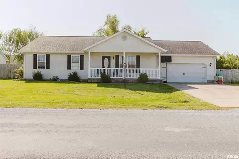 1702 Crown Rd, Herrin, IL 62948