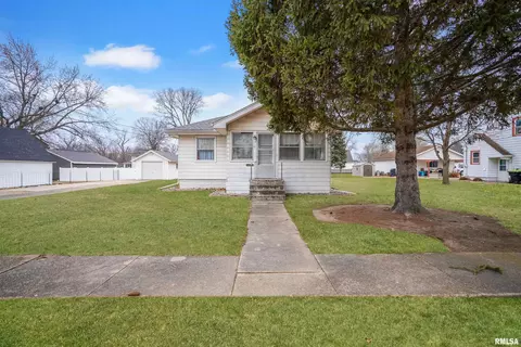 716 W Walnut St, Chillicothe, IL 61523