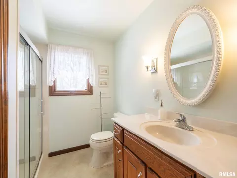 Bath - 9522 W Excalibur Ct, Mapleton, IL 61547 photo 2 of 2