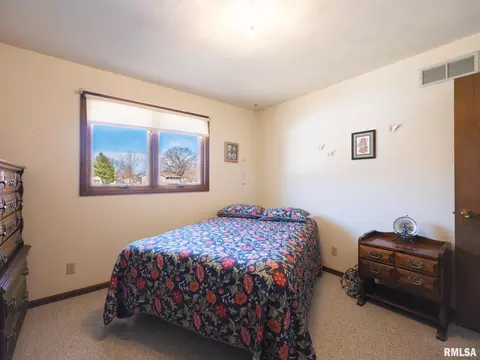 Bedroom - 9522 W Excalibur Ct, Mapleton, IL 61547 photo 5 of 5