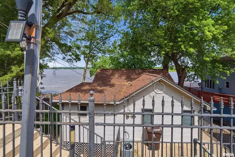 4222 N Galena Rd, Peoria, IL 61614