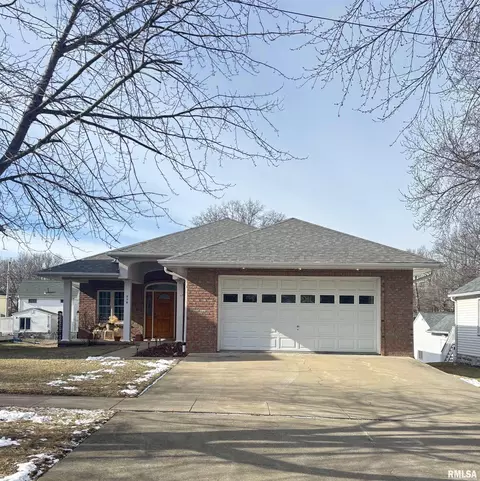 310 N Rose St, Elmwood, IL 61529