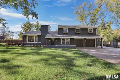 5741 N Woodlawn Ct, Peoria, IL 61614