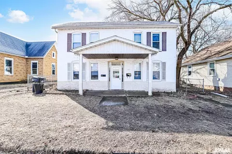 352 Catherine St, Pekin, IL 61554