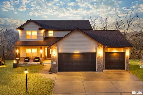 2714 W Stonehenge Ct, Peoria, IL 61615