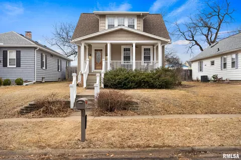 4611 N Constantine Ave, Peoria Heights, IL 61616