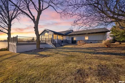 140 Palemino Ln, Avon, IL 61415