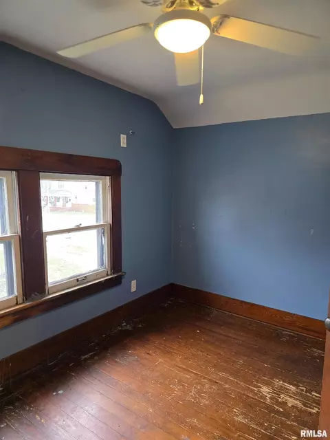 Bedroom - 605 E Chestnut St, Canton, IL 61520 photo 9 of 10