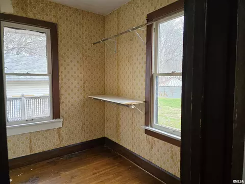 Bedroom - 605 E Chestnut St, Canton, IL 61520 photo 2 of 10