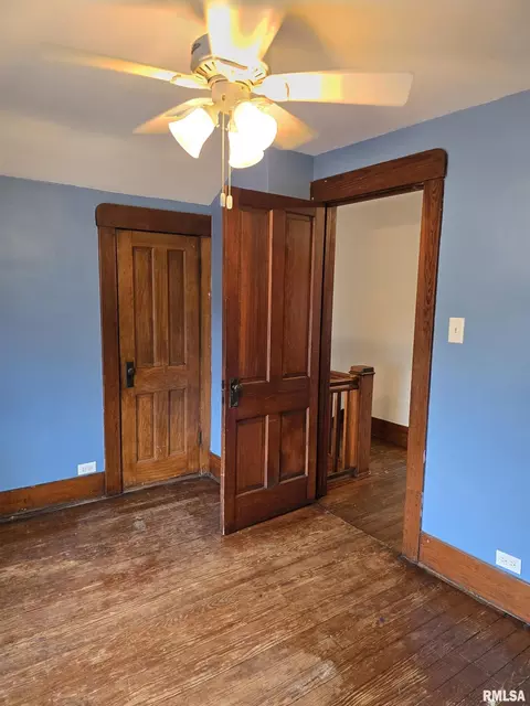 Bedroom - 605 E Chestnut St, Canton, IL 61520 photo 5 of 10