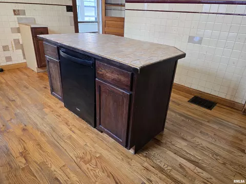 Kitchen - 605 E Chestnut St, Canton, IL 61520 photo 6 of 6