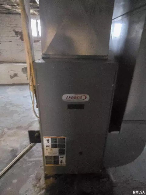 Other - 605 E Chestnut St, Canton, IL 61520 photo 5 of 8