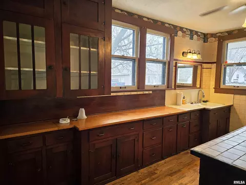 Kitchen - 605 E Chestnut St, Canton, IL 61520 photo 1 of 6