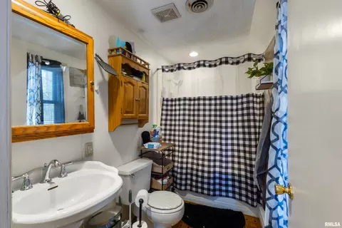 Bath - 265 Moss Ln, Anna, IL 62906 photo 2 of 2