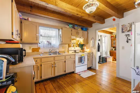 Kitchen - 265 Moss Ln, Anna, IL 62906 photo 2 of 2