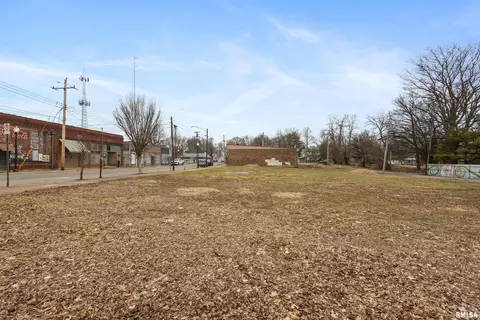 201 N Washington St, Carbondale, IL 62901