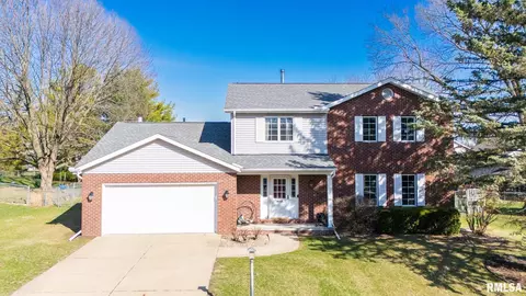 6410 N Tammarack Ln, Peoria, IL 61615