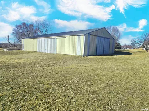 1206 Spring Bay Rd, East Peoria, IL 61611