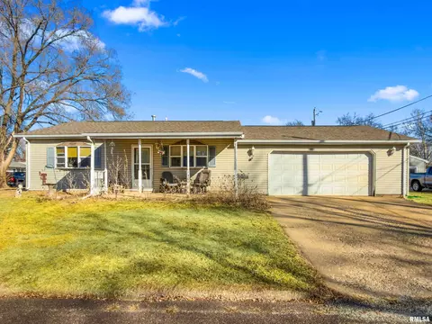 1400 Alton St, Pekin, IL 61554