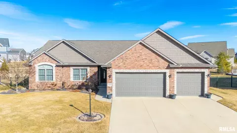 11224 N Sycamore Creek Dr, Dunlap, IL 61525