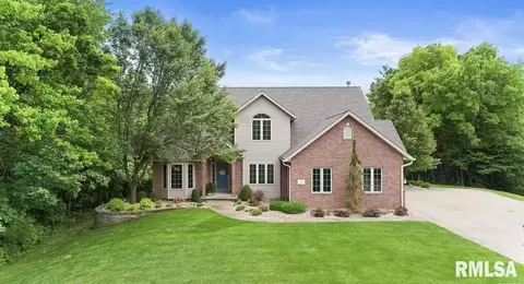 410 Elizabeth Pointe Dr, Germantown Hills, IL 61548