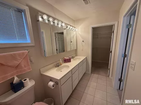 Bath - 108 Chase Ln, Marion, IL 62959 photo 2 of 3
