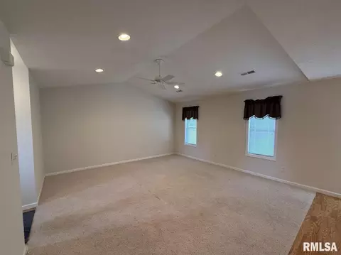 Living - 108 Chase Ln, Marion, IL 62959 photo 2 of 2