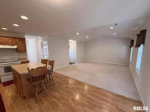 Living - 108 Chase Ln, Marion, IL 62959 photo 1 of 2