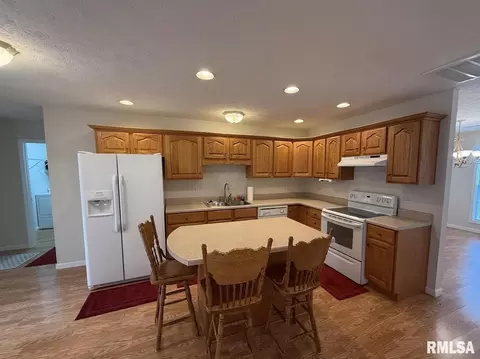 Kitchen - 108 Chase Ln, Marion, IL 62959 photo 2 of 2