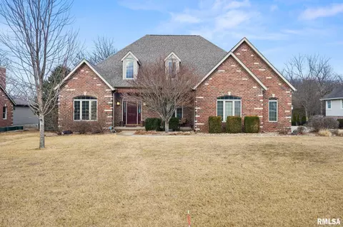 605 Mayfair Ct, Germantown Hills, IL 61548