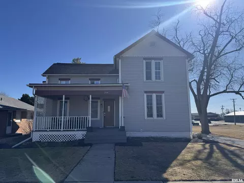 204 E 2nd Ave, Deer Creek, IL 61733