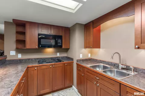 Kitchen - 905 Brookline Dr, Eureka, IL 61530 photo 6 of 6
