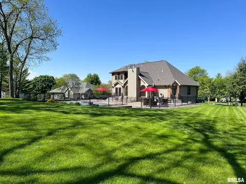 Exterior - 905 Brookline Dr, Eureka, IL 61530 photo 15 of 21