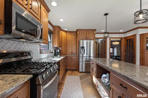 Kitchen - 905 Brookline Dr, Eureka, IL 61530 photo 3 of 6