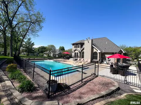 Exterior - 905 Brookline Dr, Eureka, IL 61530 photo 14 of 21
