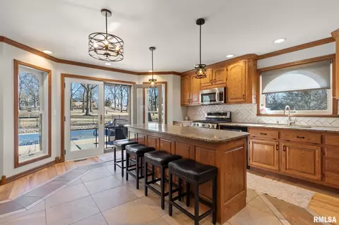 Kitchen - 905 Brookline Dr, Eureka, IL 61530 photo 2 of 6