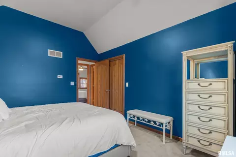 Bedroom - 905 Brookline Dr, Eureka, IL 61530 photo 5 of 11