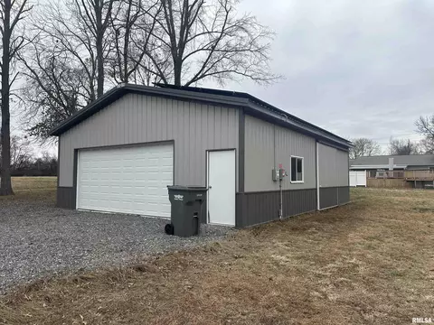 1010 Jeffrey Dr, Carterville, IL 62918